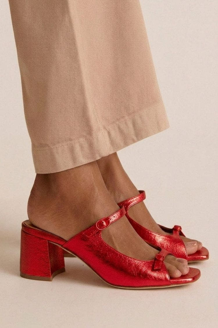 Brilliant red