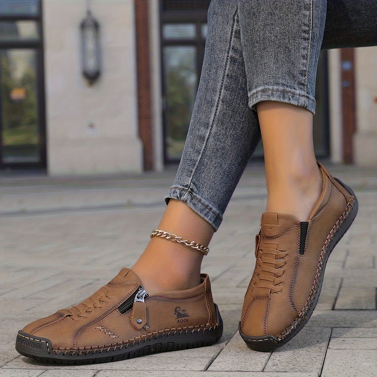 Nila – Elegant comfort with a practical zipper