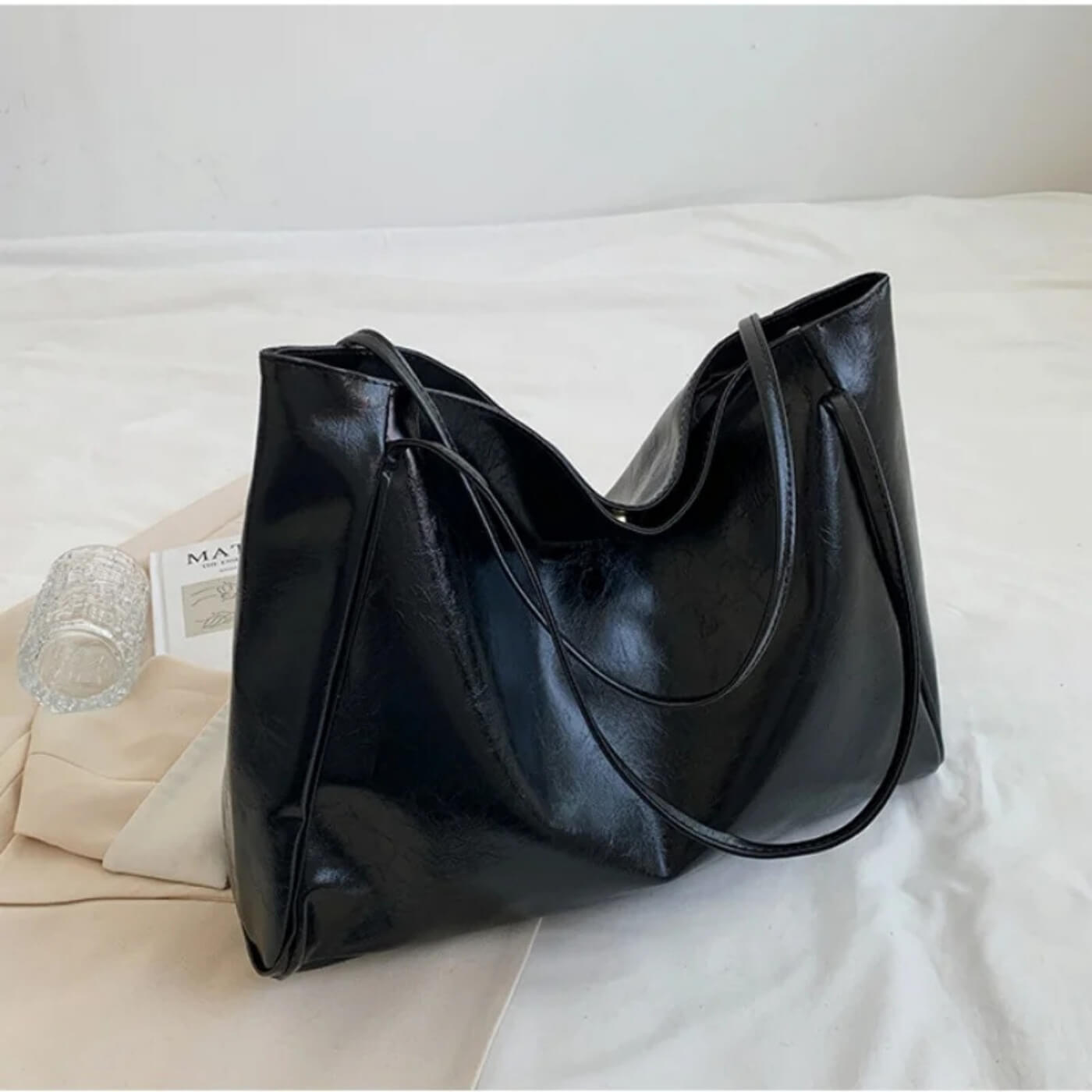 Silvia's Minimal Carry | Tote Bag