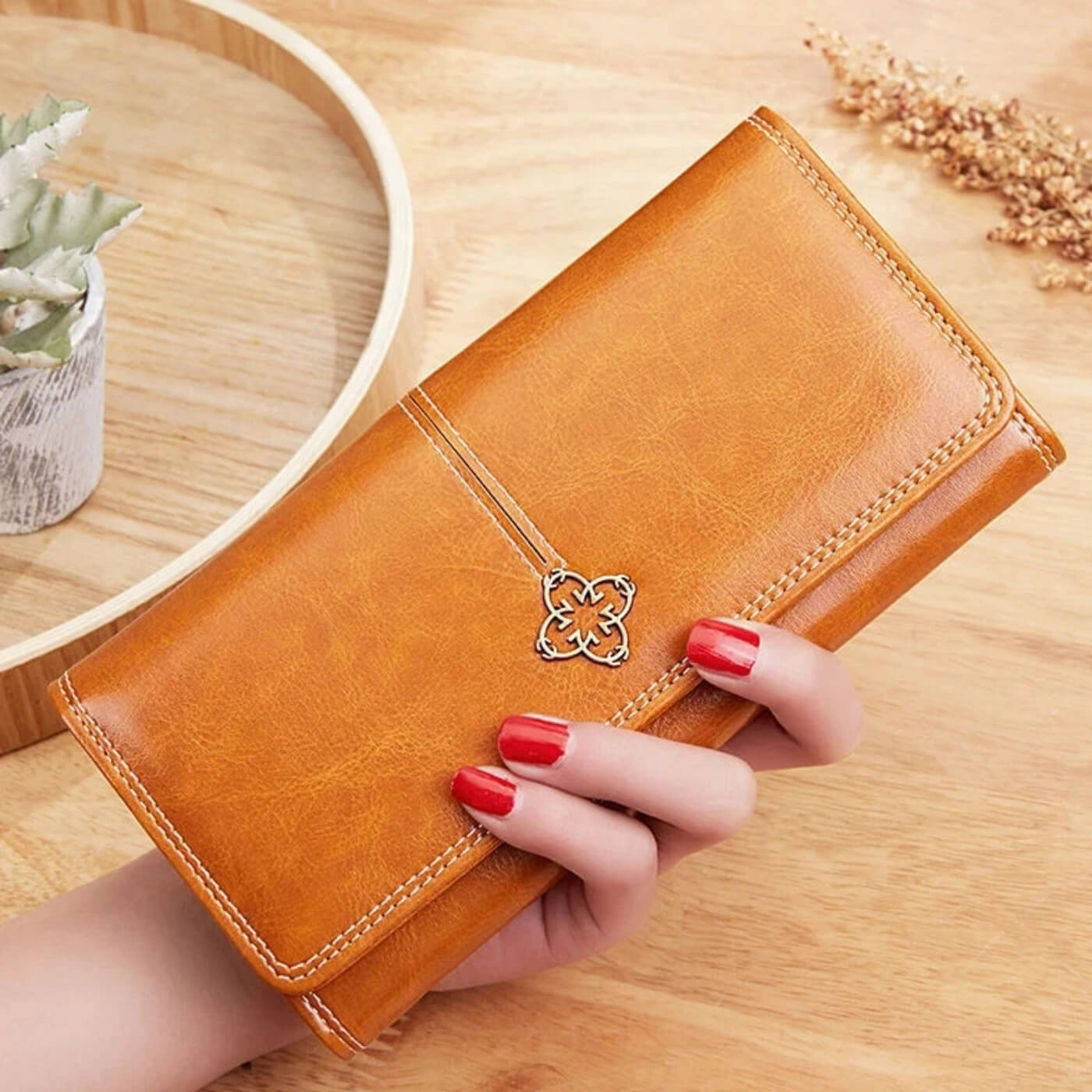 Giorgia's Fold Essential | Clutch