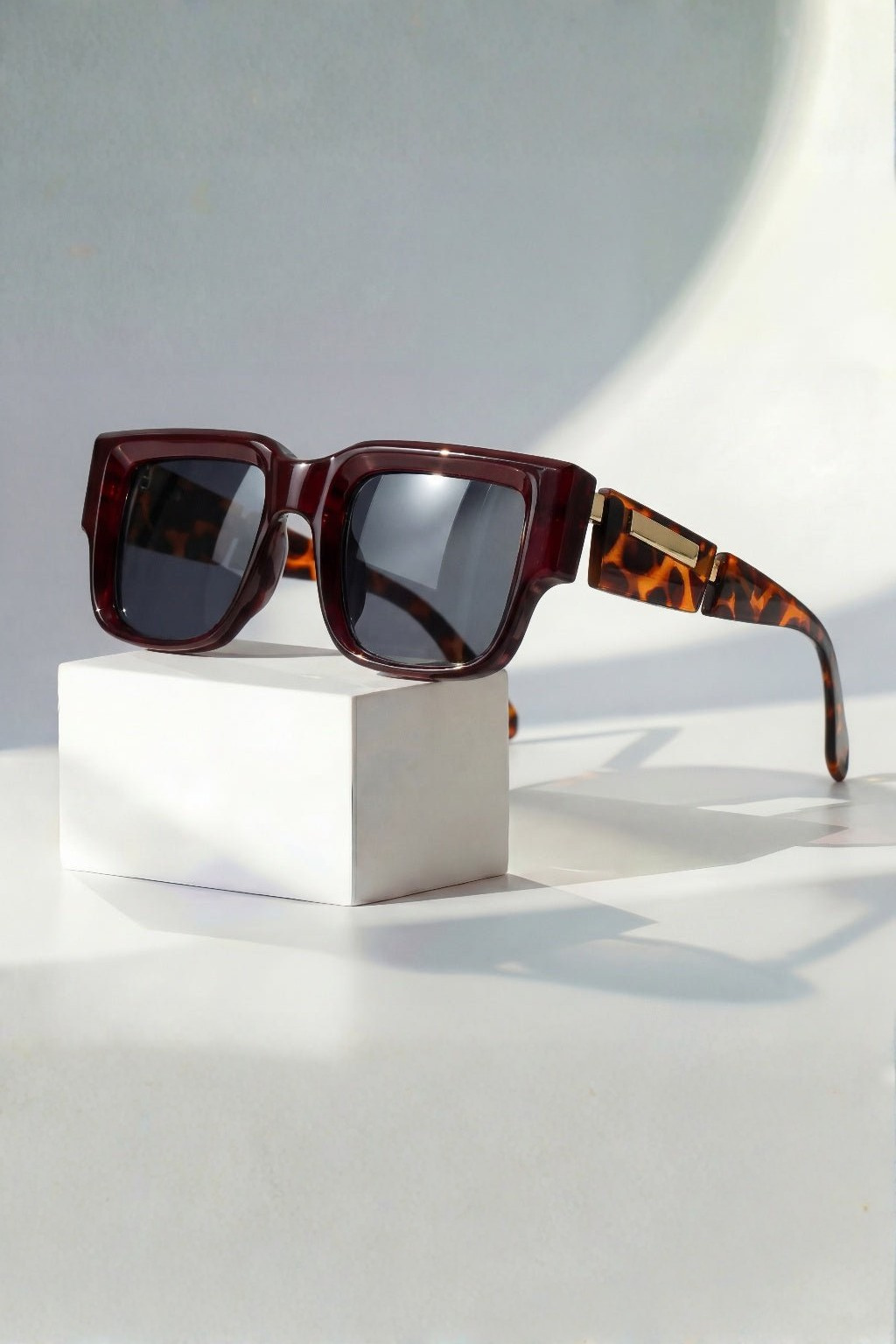 Juna | Oversized Square Frame Sunglasses
