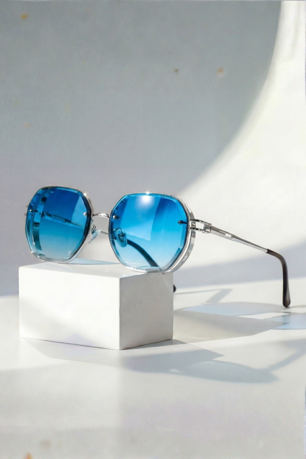 Saoirse | Oversized Geometric Sunglasses