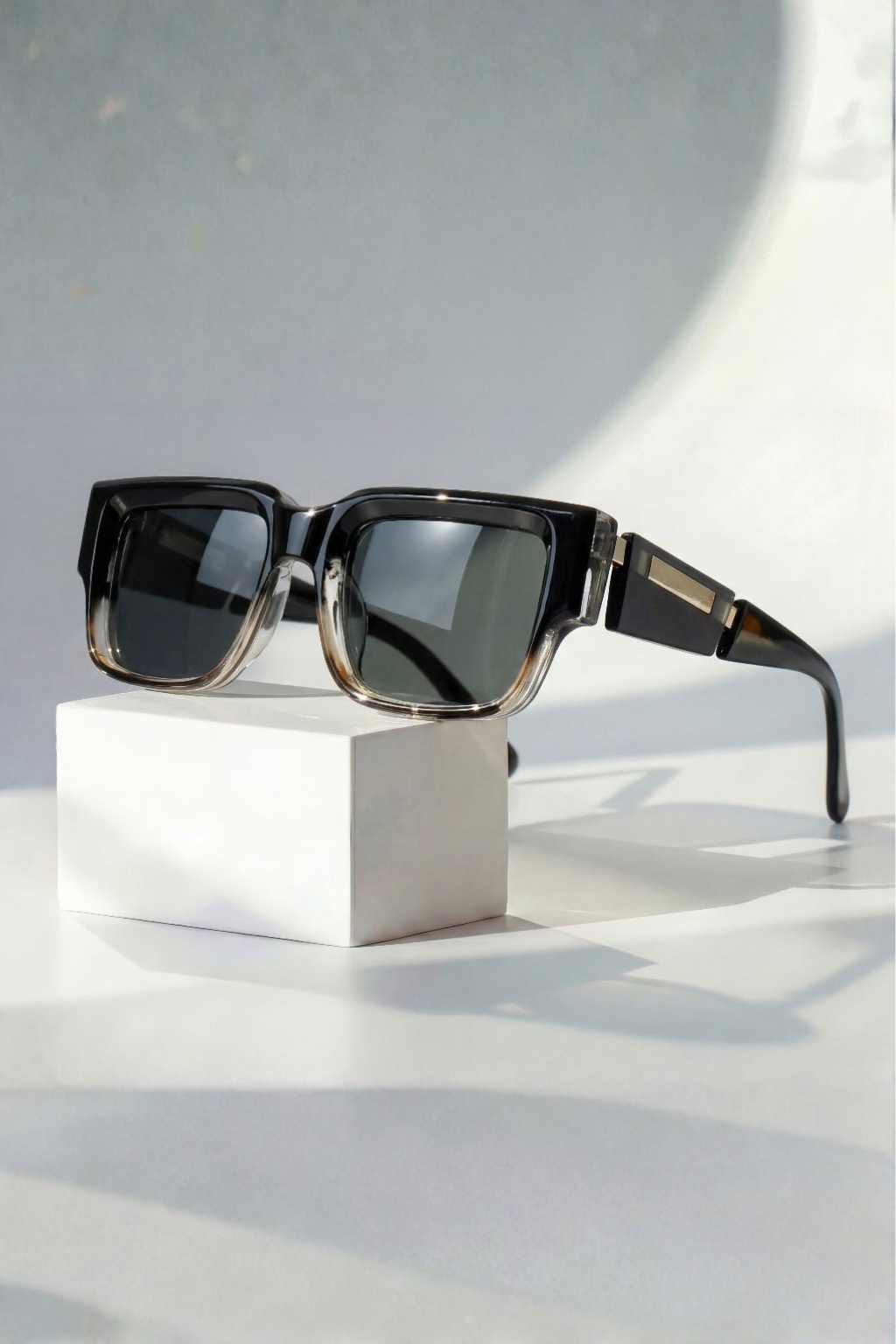 Juna | Oversized Square Frame Sunglasses