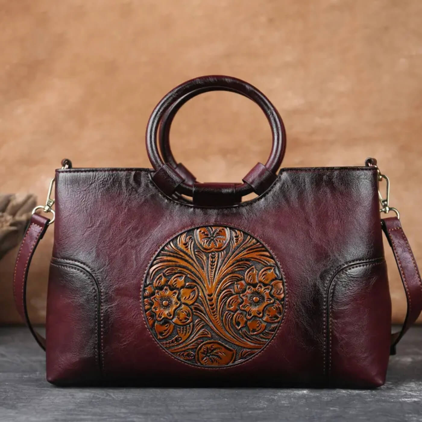 Luciana's Carved Detail | Handbag