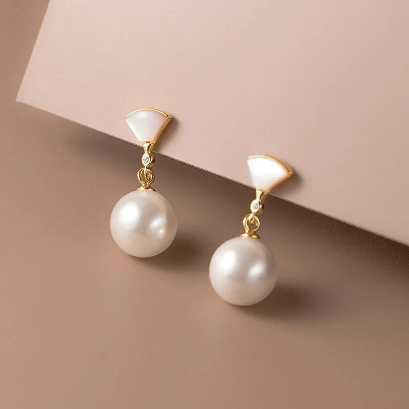 Chic Silver Earrings with Pearl