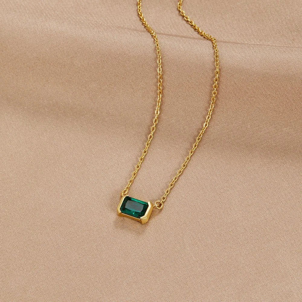 Delicate Necklace with Emerald-Green Stone