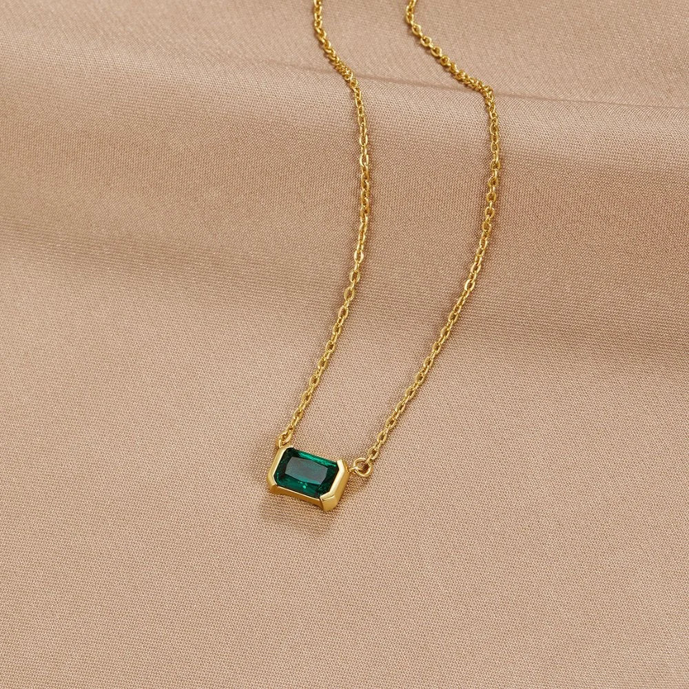 Delicate Necklace with Emerald-Green Stone