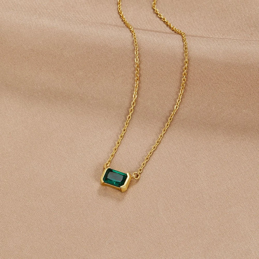 Delicate Necklace with Emerald-Green Stone