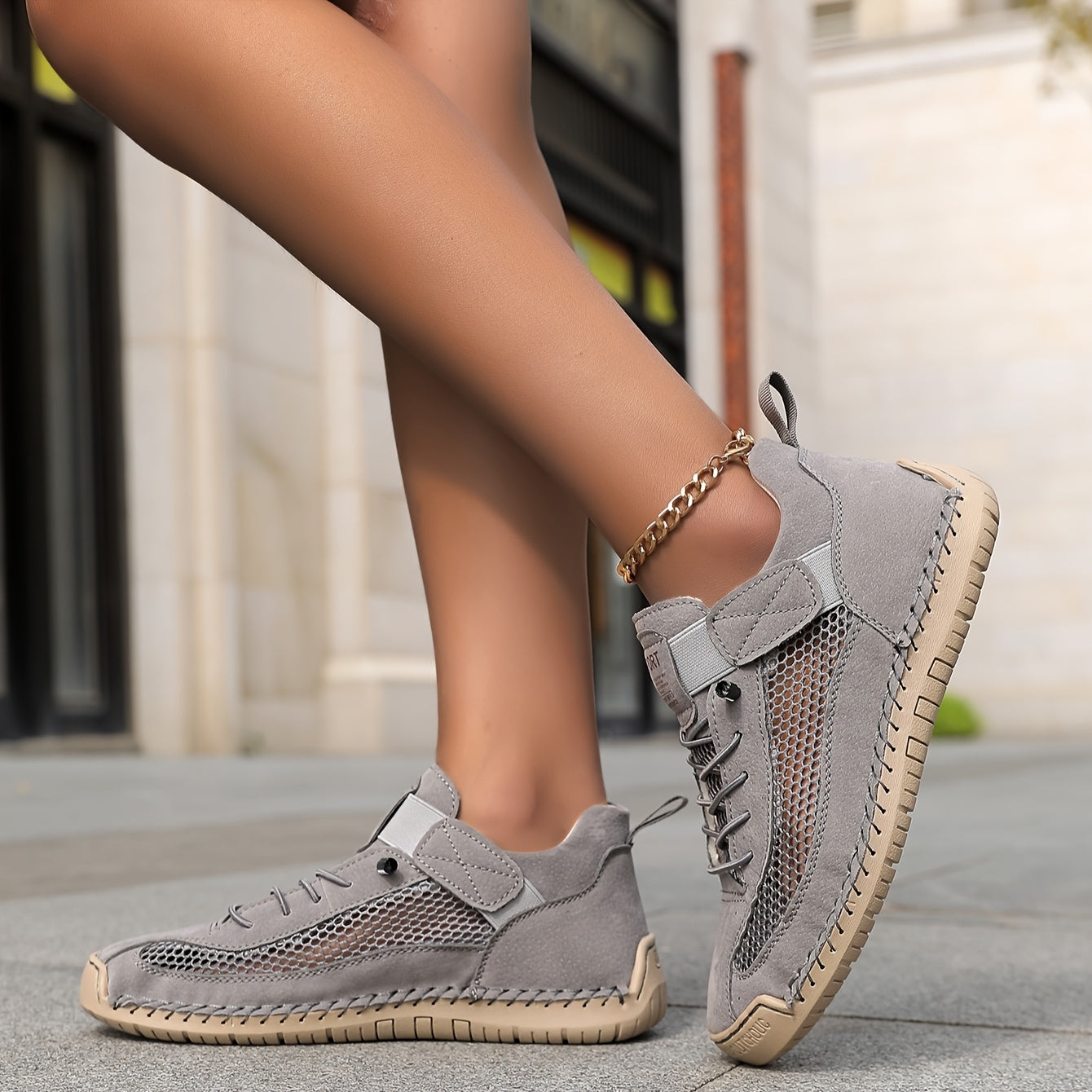 Mira – Light summer comfort with a breathable design