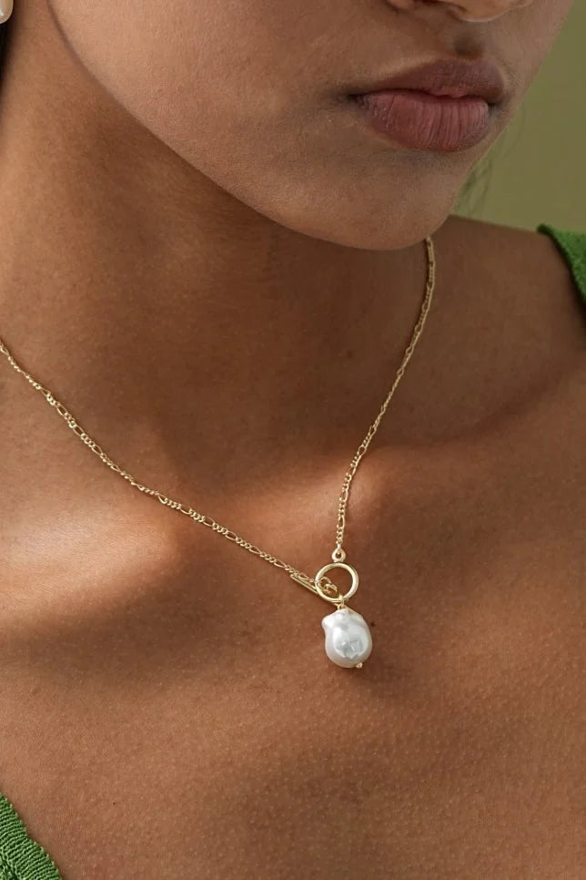 Elegant Necklace with Golden Pearl