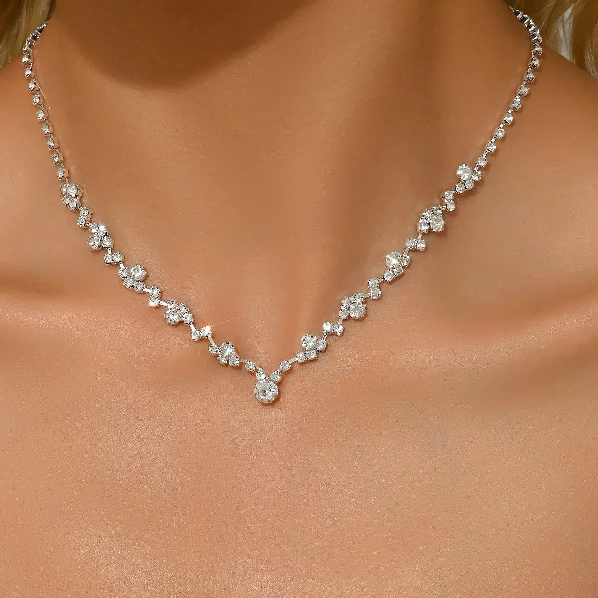 Elegant Wedding Necklace with Diamond-Look Stones
