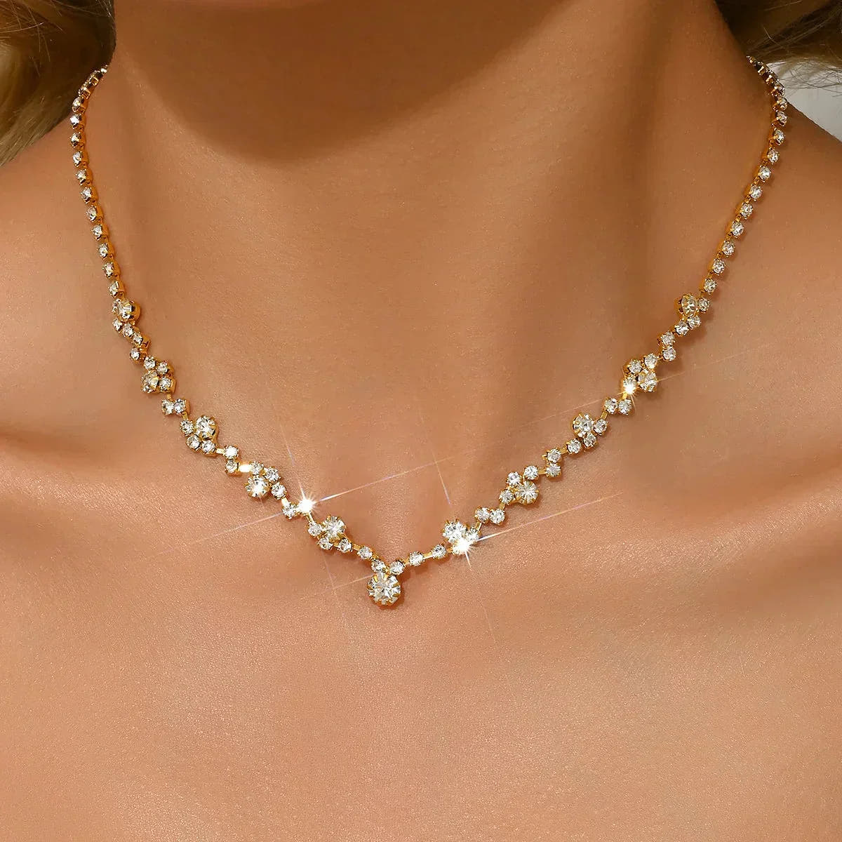 Elegant Wedding Necklace with Diamond-Look Stones