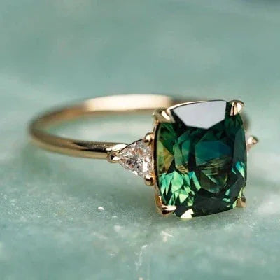 Gold Ring with Vintage-Inspired Stone