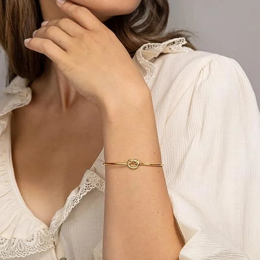 Love Knot Infinity Bracelet | Gold