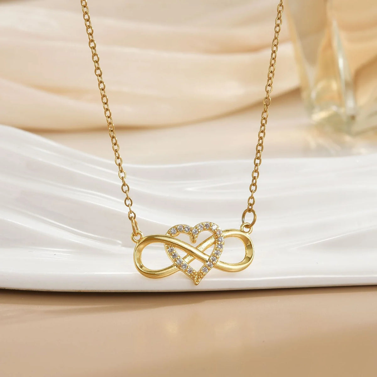 Love Knot Infinity Necklace | Gold