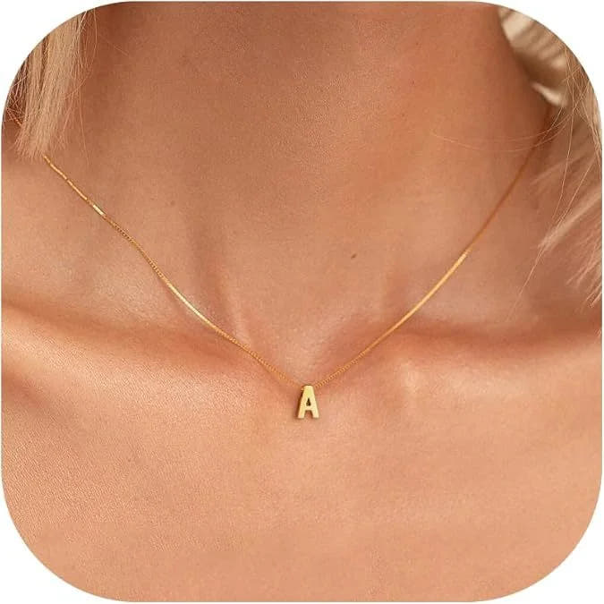 Love letter initial necklace | Gold