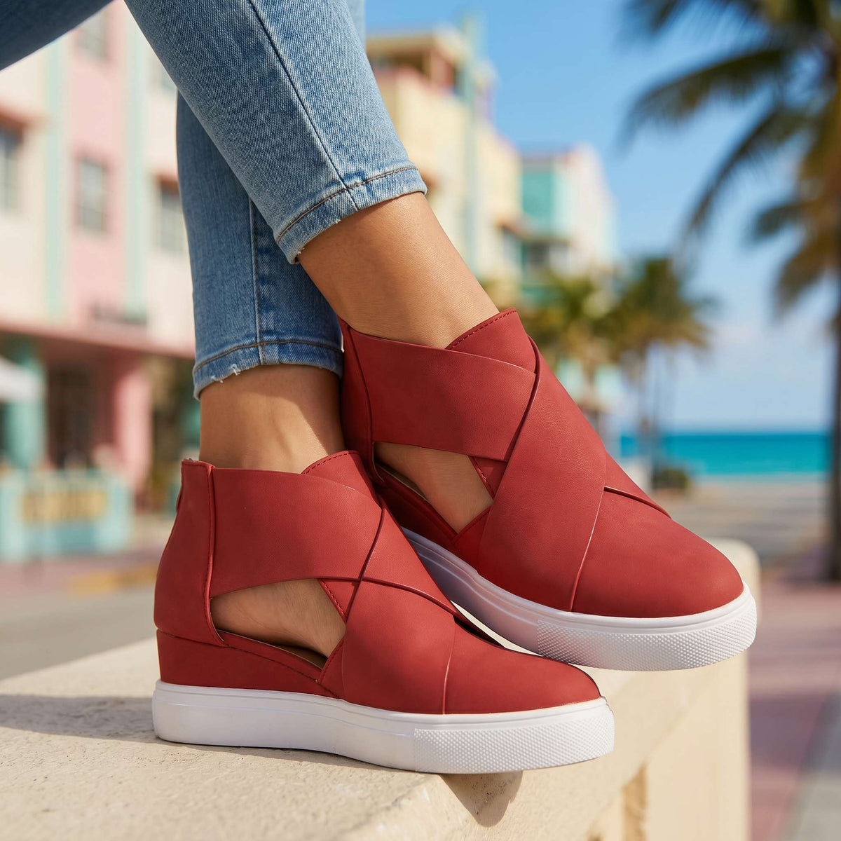Makenzie | Comfort Crossover Sneakers