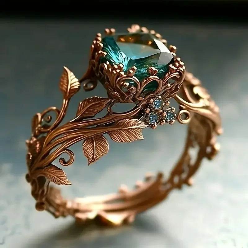 Natural-Style Ring with Green Crystal